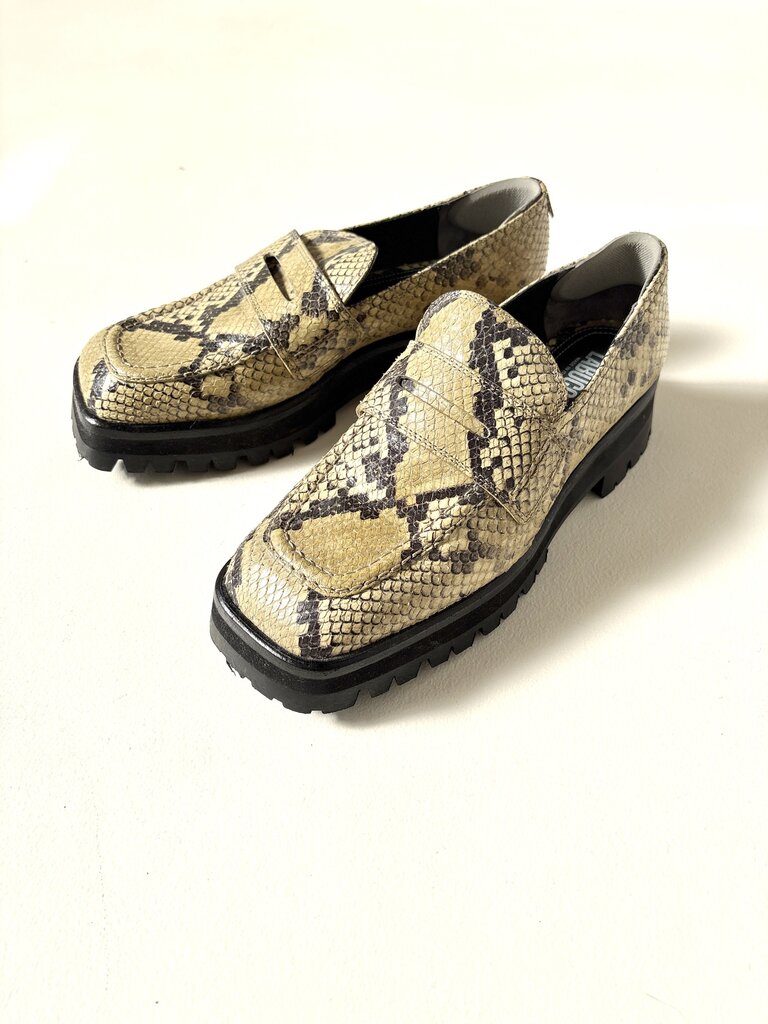 LABUCQ LUG SOLE LOAFER SIZE 38