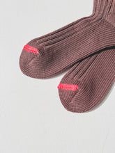 Load image into Gallery viewer, ROTOTO CHUNKY RIBBED CREW SOCKS IN BROWN POPPY SIZE LARGE
